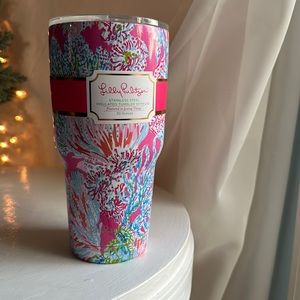 Lilly Pulitzer NWT 30 ounces travel cup